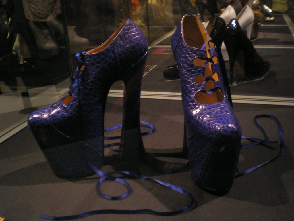 Platform shoes image