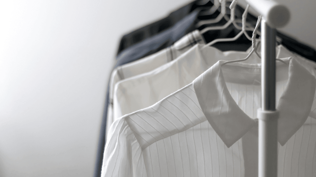 How to build capsule wardrobe image